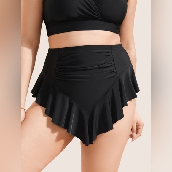 NWT BloomChic Ruffle Trim Ruched Front Swim Bottom in Black size 10 - Picture 1 of 8